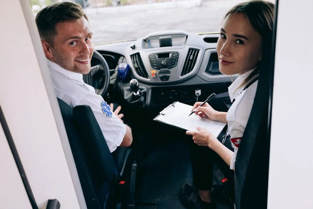 תאונות בדרך לעבודה: השלבים החשובים לטיפול נכון במקרה חירום